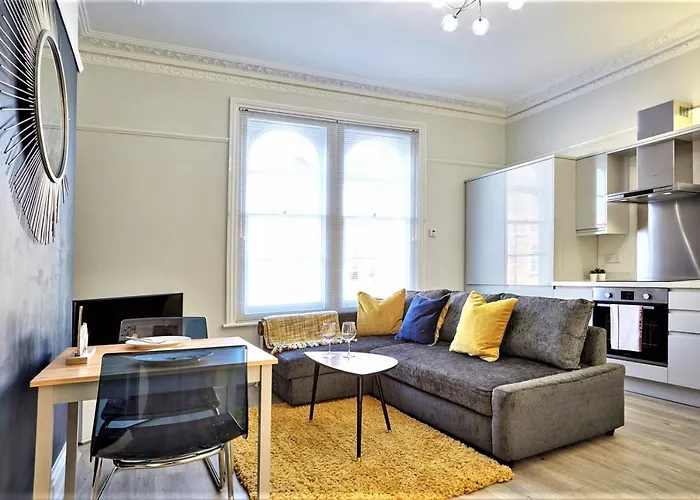 The Sunningdale Μπρίστολ