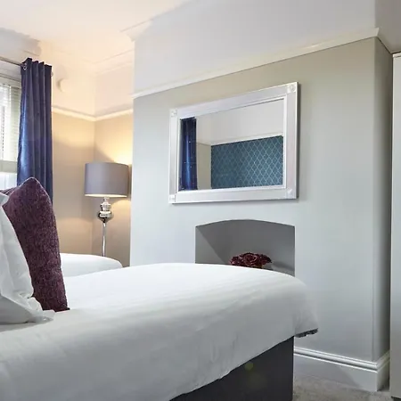 The Sunningdale Bristol