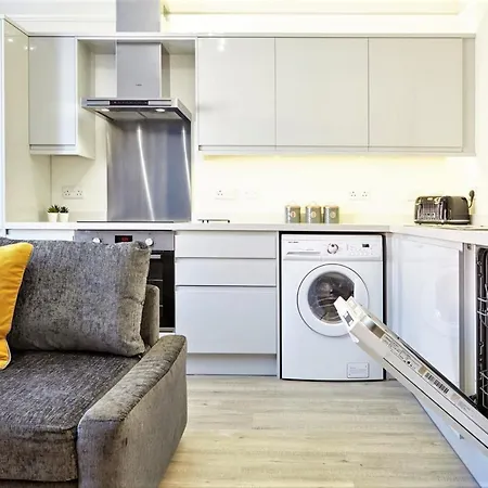 The Sunningdale Bristol