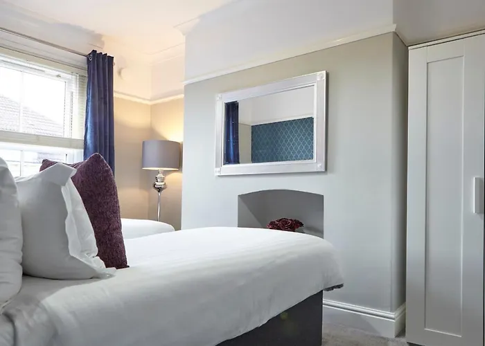 The Sunningdale Bristol